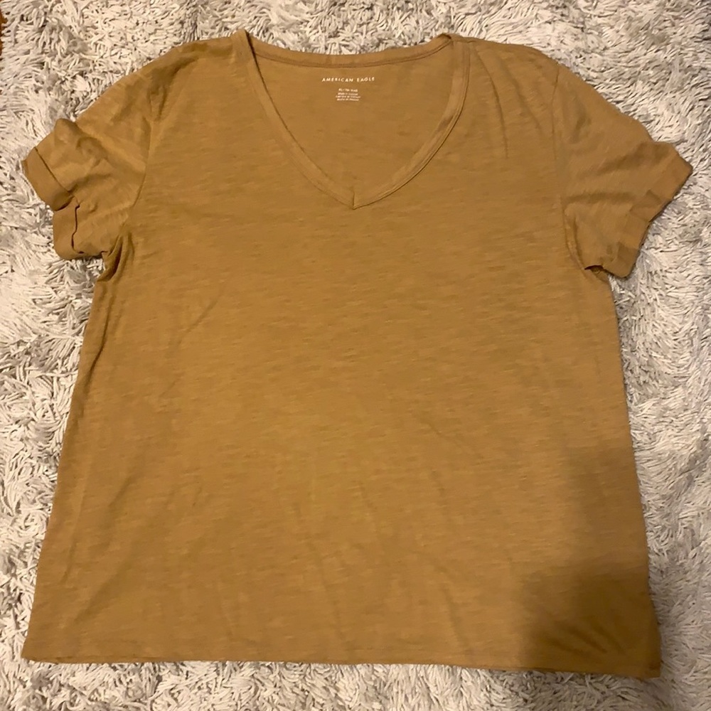 American Eagle v neck tee